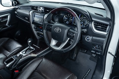 2017 Toyota Fortuner - Thumbnail