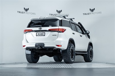 2017 Toyota Fortuner - Thumbnail
