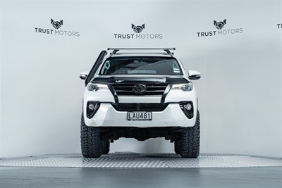 2017 Toyota Fortuner - Thumbnail