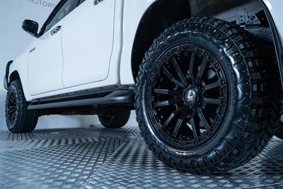 2021 Toyota Hilux - Thumbnail