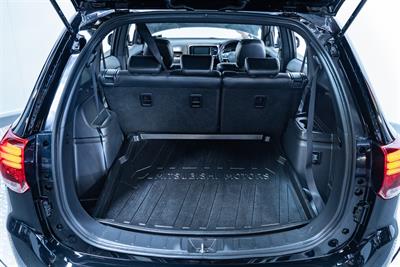 2019 Mitsubishi Outlander - Thumbnail
