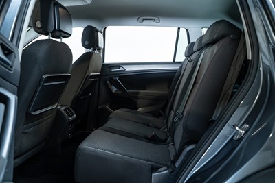 2021 Volkswagen Tiguan - Thumbnail