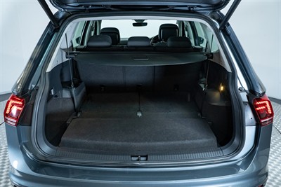 2021 Volkswagen Tiguan - Thumbnail