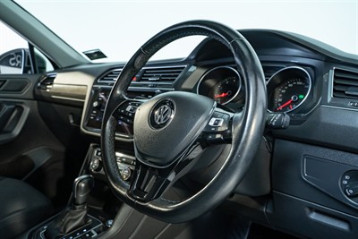 2021 Volkswagen Tiguan - Thumbnail