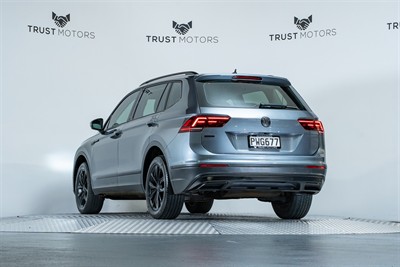 2021 Volkswagen Tiguan - Thumbnail