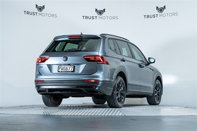 2021 Volkswagen Tiguan - Thumbnail