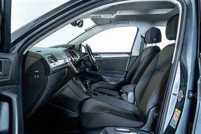 2021 Volkswagen Tiguan - Thumbnail
