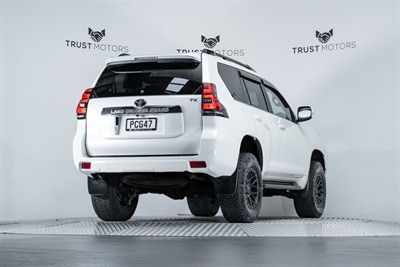 2019 Toyota Landcruiser Prado - Thumbnail