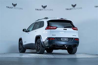 2016 Jeep Cherokee - Thumbnail
