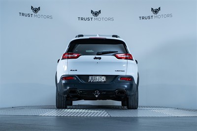 2016 Jeep Cherokee - Thumbnail