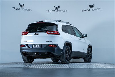 2016 Jeep Cherokee - Thumbnail