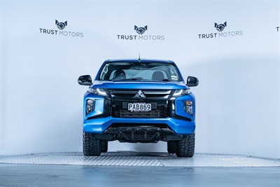 2022 Mitsubishi Triton - Thumbnail