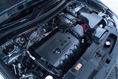 2021 Mitsubishi Outlander - Thumbnail