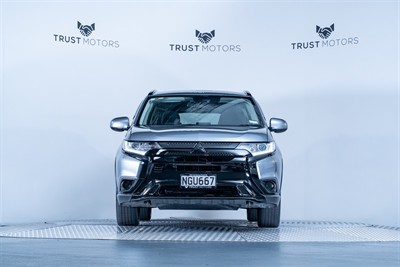 2021 Mitsubishi Outlander - Thumbnail
