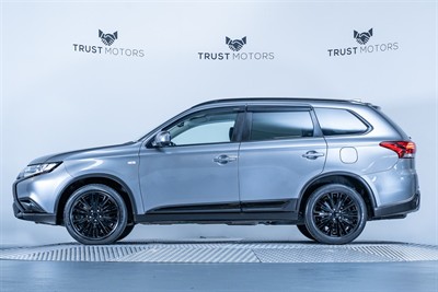 2021 Mitsubishi Outlander - Thumbnail