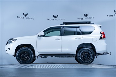 2018 Toyota Landcruiser Prado - Thumbnail