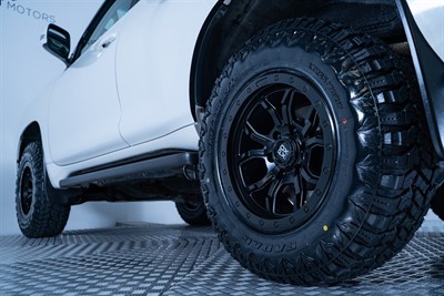 2018 Toyota Landcruiser Prado - Thumbnail