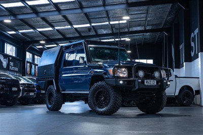 2020 Toyota Landcruiser - Thumbnail