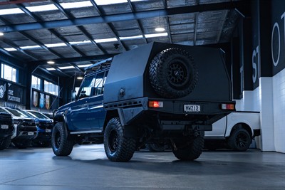 2020 Toyota Landcruiser - Thumbnail