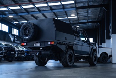 2020 Toyota Landcruiser - Thumbnail