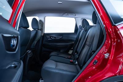 2020 Nissan X-Trail - Thumbnail