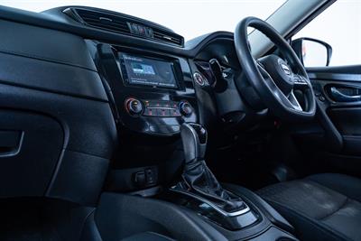 2020 Nissan X-Trail - Thumbnail