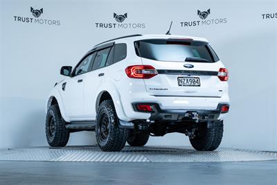 2021 Ford Everest - Thumbnail