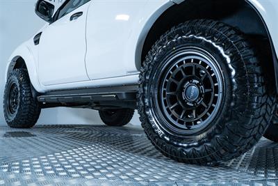 2021 Ford Everest - Thumbnail