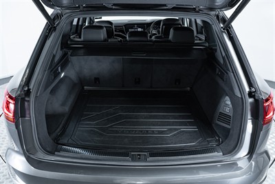 2019 Volkswagen Touareg - Thumbnail