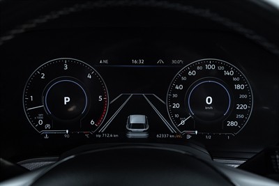 2019 Volkswagen Touareg - Thumbnail