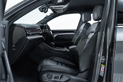 2019 Volkswagen Touareg - Thumbnail