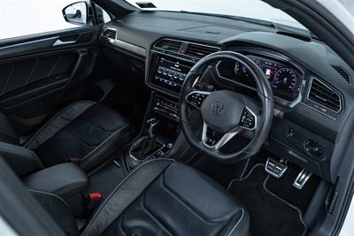 2023 Volkswagen Tiguan - Thumbnail