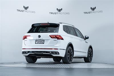 2023 Volkswagen Tiguan - Thumbnail