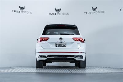 2023 Volkswagen Tiguan - Thumbnail