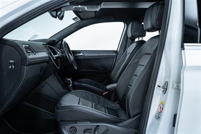 2023 Volkswagen Tiguan - Thumbnail