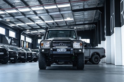 2019 Toyota Landcruiser - Thumbnail