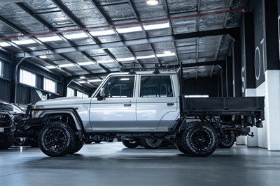 2019 Toyota Landcruiser - Thumbnail