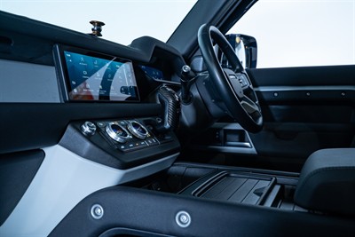 2020 Land Rover Defender - Thumbnail