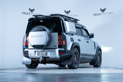 2020 Land Rover Defender - Thumbnail