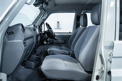 2024 Toyota Landcruiser - Thumbnail