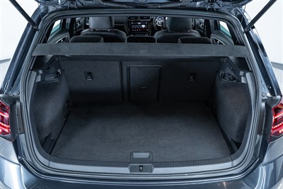 2017 Volkswagen Golf - Thumbnail