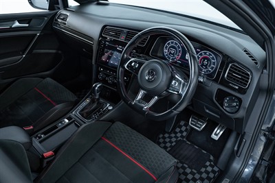 2017 Volkswagen Golf - Thumbnail