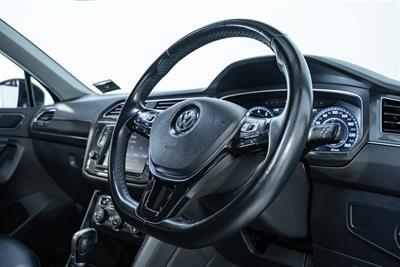 2016 Volkswagen Tiguan - Thumbnail