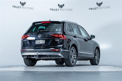 2016 Volkswagen Tiguan - Thumbnail