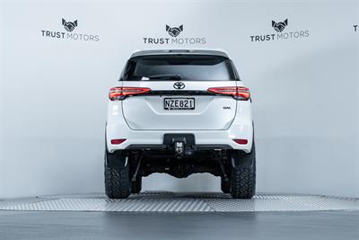 2021 Toyota Fortuner - Thumbnail