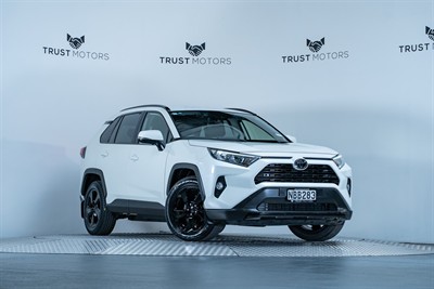 2020 Toyota Rav4 - Thumbnail