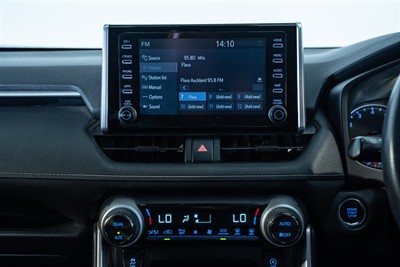 2020 Toyota Rav4 - Thumbnail