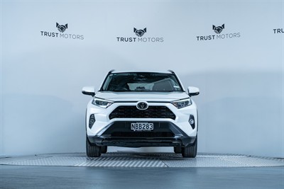2020 Toyota Rav4 - Thumbnail