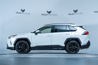 2020 Toyota Rav4 - Thumbnail