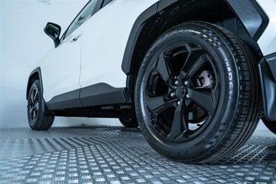 2020 Toyota Rav4 - Thumbnail